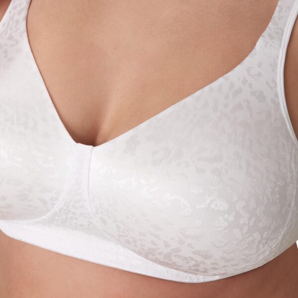 Playtex Women's Wireless Bra, 18-Hour Ultimate Lift Wireless... - Image 4